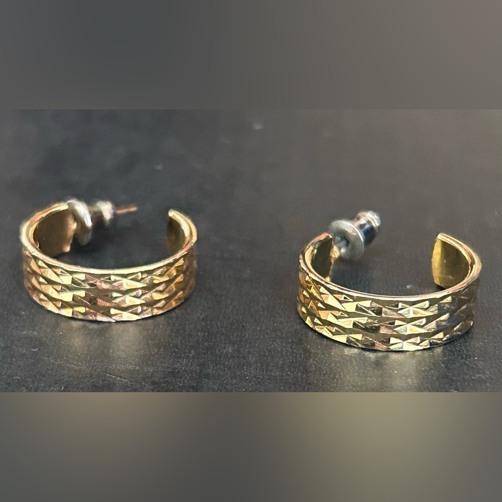 VINTAGE GOLD TONE EARRINGS THREE PAIRS - Picture 6 of 8
